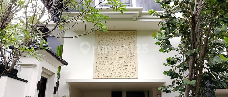 Luxurious House In An Exclusive Compound In Pejaten 1