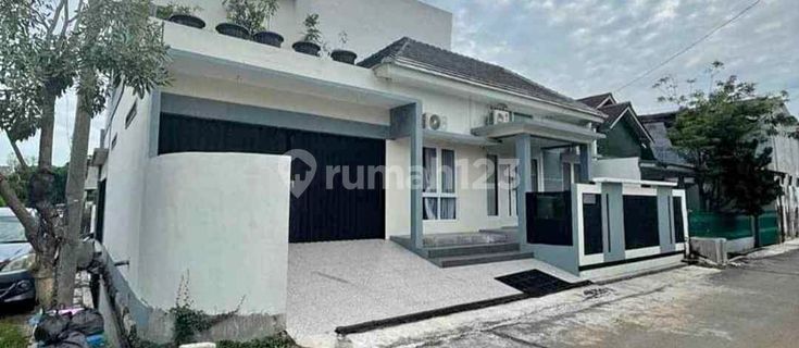 Rumah Bagus Dijual SHM Hak Milik Bebas Banjir Mewah 2 LT di Cakrawala Semarang Barat 1
