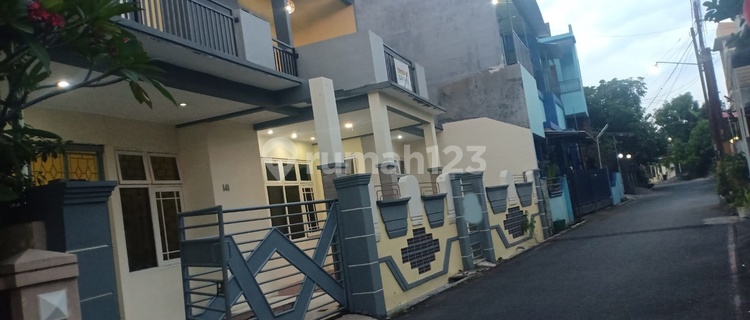 House for Sale 2 Floors SHM Ownership Rights, Kukilomukti Housing Complex, Pedurungan Kidul Village, East Semarang 1