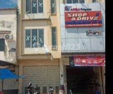 For Sale 3-Story Shop House at a Strategic Location on Jl Mt Haryono Kendari, Southeast Sulawesi 1