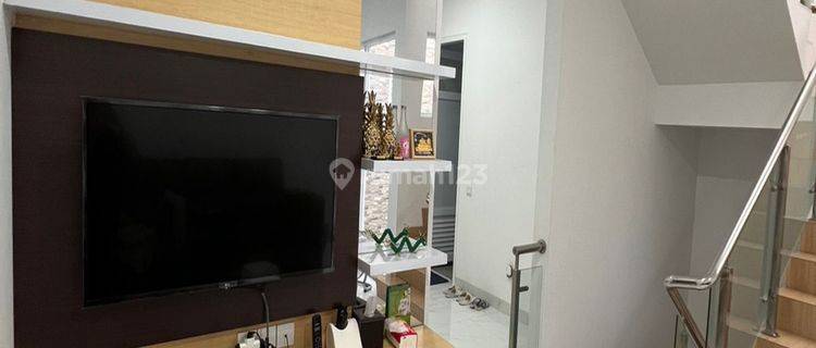  Rumah Furnished Jakarta Barat Bagus SHM - Sertifikat Hak Milik di Taman Ratu , Taman Ratu 1