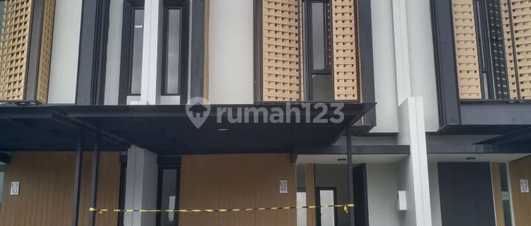 Rumah 3 Lantai di Cluster Mahakam Jakarta Garden City, Jaktim 1
