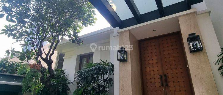 Rumah di area menteng di sewakan furnished 1