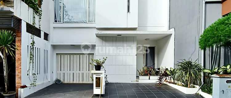 Semi-Furnished House with SHM Near Mall in Bintaro 1