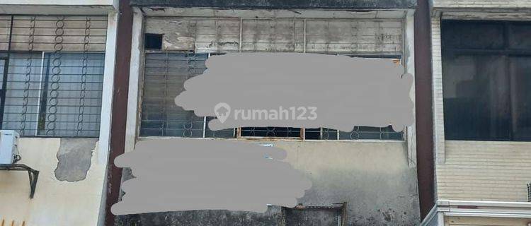 Ruko di Pangeran Jayakarta 76,5 m Butuh Renovasi SHM 1