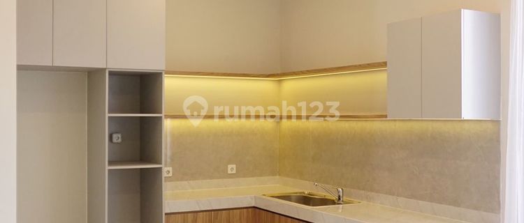 FOR SALE SUNTER HOUSE 90m2 NORTH FACING, 3 FLOORS, COMFORTABLE, CODE JF 1