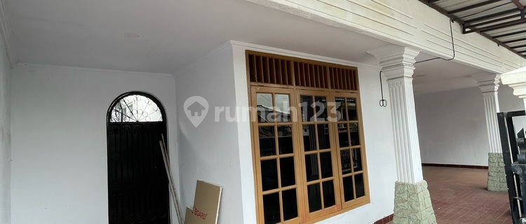 Disewakan Rumah 2 Lantai Larangan Ciledug 1