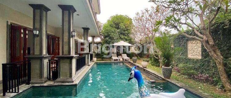 Villa In Berawa Beach 4bedrooms 5 Bathroom  Land 570m2  1