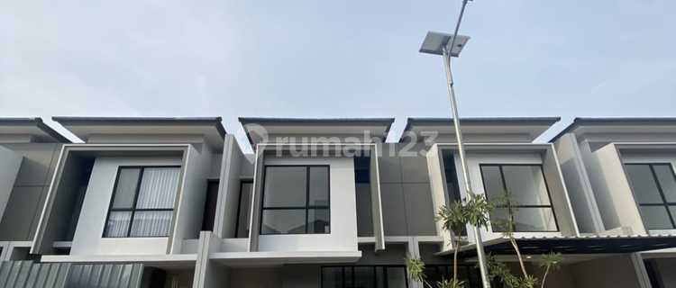 For Sale 2-Story House Garden Avenue Residence Batam Centre 1