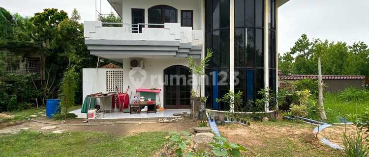 For Rent House with Large Land in Crown Hill Batam 1
