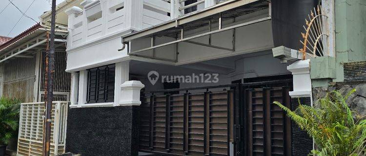 Rumah 2 Lantai Bagus deket Transportasi umum di Jl kayu putih 1