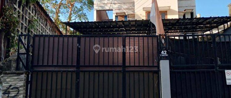 Rumah 3 Lantai 5 Kamar Tidur, di Bea cukai Rawamangun  1