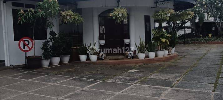 Rumah Bagus Untuk CAFE Lt. 1835 M, Dobel Hooks Kav DEPLU 1