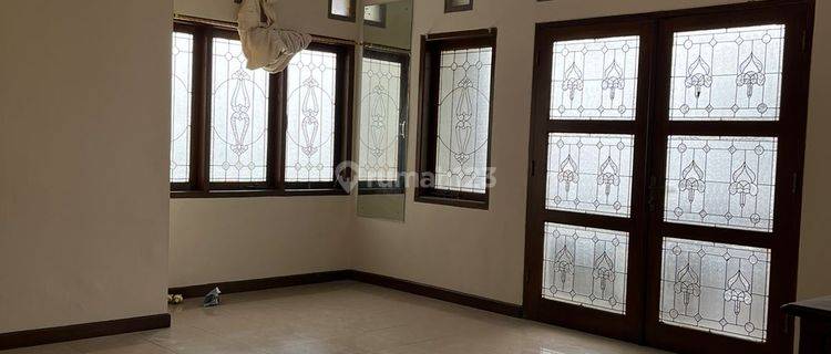 Rumah 2 Lantai Bagus Unfurnished di Cikutra, Bandung 1