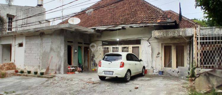 Jual Tanah Bonus Rumah Tua, di Menteng, Strategis  1