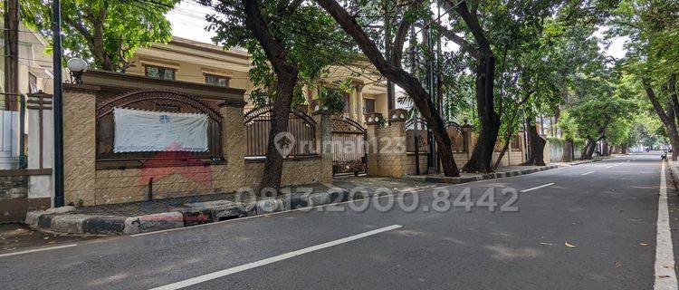 Rumah mewah di menteng jl cut nyak dien murah sekali 1