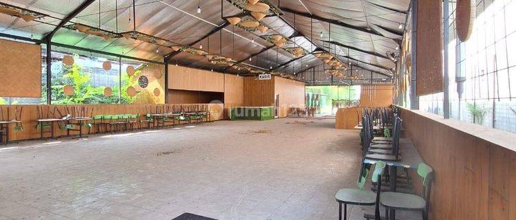 Bangunan Ruang Usaha Ex Resto Di Tepi Jalan Raya Ramai 1