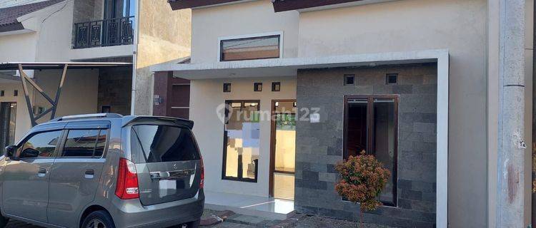 RUMAH 1 LANTAI MINIMALIS DI GENTAN 1