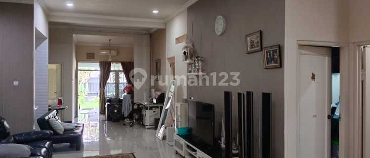 Luxury House in the Center of Solo City, Fully Furnished, Near Solo Grand Mall 1