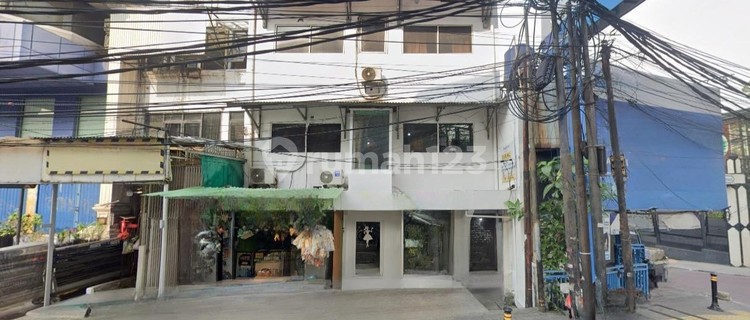Ruko 3Lt Luas 81m2 Strategis Pinggir Jalan Raya Kebayoran Baru 1