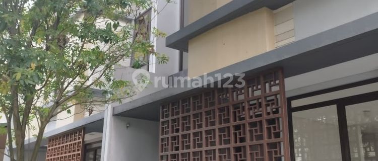 Dijual Rumah 2 Lantai Bagus di BSD city  1