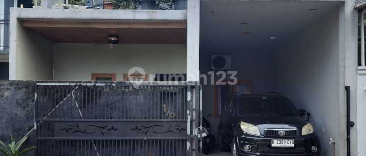 Rumah Secondary Mezanine Siap Huni Di Dalam Perumahan Lokasi Strategis Di Daerah Raden Saleh 1