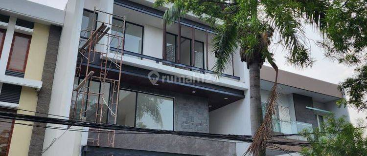 Rumah baru 3 lantai di boulevard citra 2 extention 1