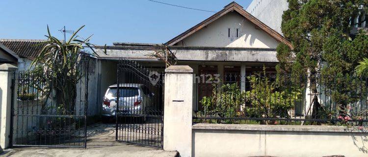 Rumah nol jalan dekat Stasiun Madiun dan RS Santa Clara 1