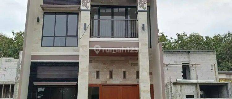 Rumah villa khas Bali 2 lantai Seminyak dekat exit tol Sawojajar 1