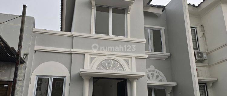 Rumah 2 Lantai Sudah Renovasi Rapi Banget Siap Huni Murah 1