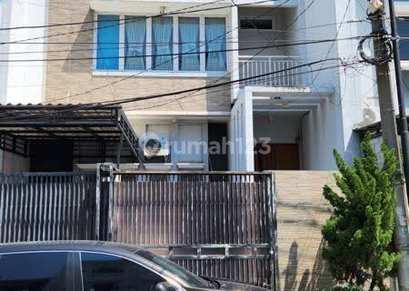 Rumah Bagus Full Furnish di Hibrida Kelapa Gading, Jakarta Utara  1