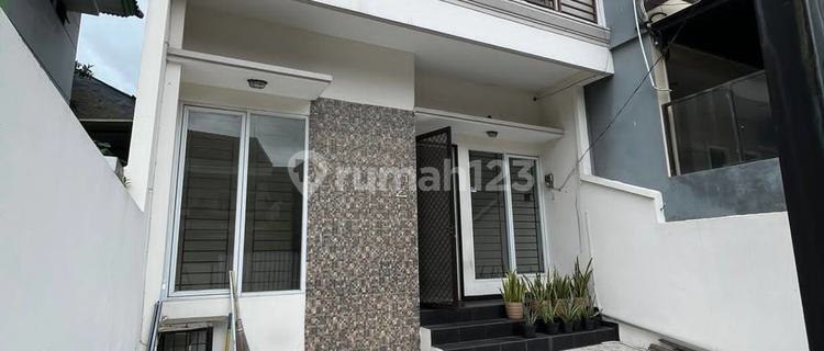 Rumah 2 Lantai Unfurnish di Kelapa Gading, Jakarta Utara 1