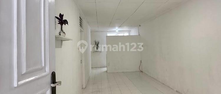 Rumah Siap Huni 1,5 Lantai Di Kelapa Gading, Jakarta Utara 1