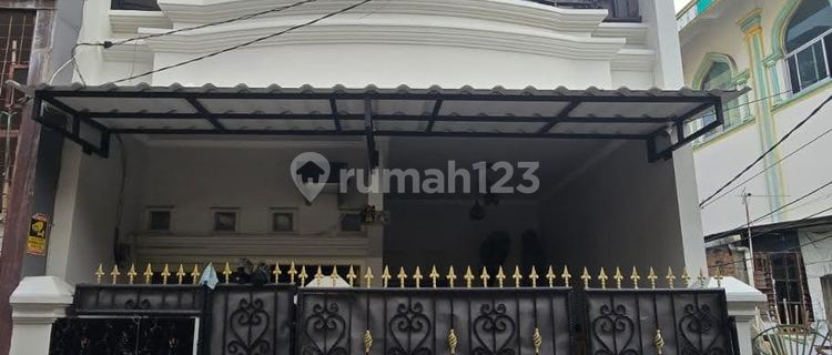 Fully renovated neat 3-story house in Pademangan, North Jakarta 1