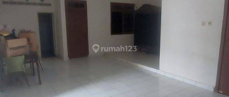 Rumah 2 Lantai Semi Furnish Bisa Untuk Usaha di Utan Kayu, Matraman Jakarta Timur 1