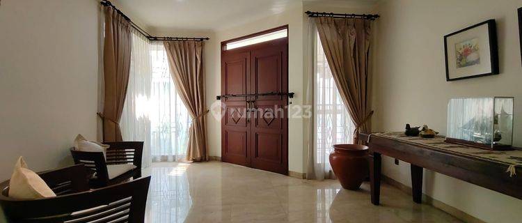 Rumah disewakan di Kebayoran Baru  1