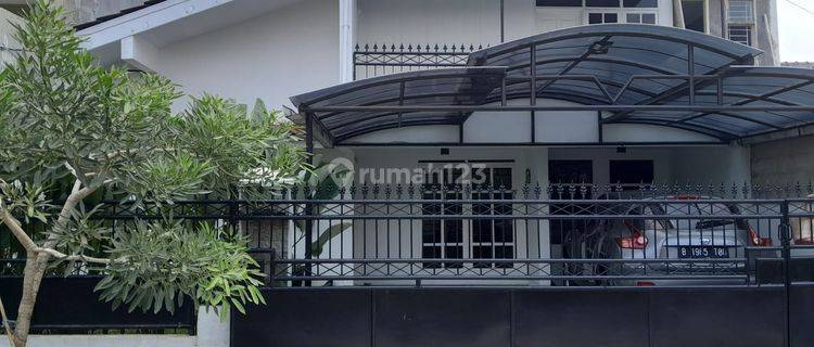 Dijual Cepat Rumah Cantik di Villa Bintaro Indah 2 Lantai SHM 1