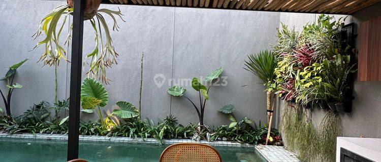 Hot Sale Rumah Full Furnish Ada Swimming Pool Siap Huni Dengan Aman Dan Nyaman di Kota Baru Parahyangan 1