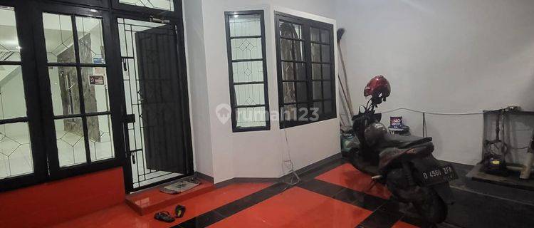 Komplek Nata Endah Jalan Sadang 2 Lantai 1