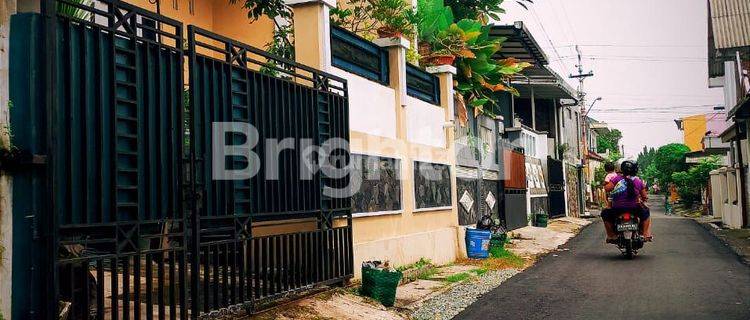 RUMAH KRAJAN DEKAT RS DR OEN KANDANG SAPI & DEKAT UNIVERSITAS AUB, UTP, STIA, POLITEKES 1