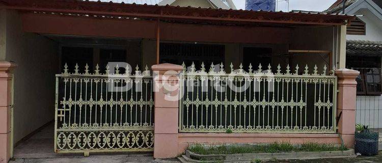 RUMAH SIAP HUNI DI DAERAH PERUMAHAN DEKAT JALAN JAYAWIJAYA  MOJOSONGO SOLO 1