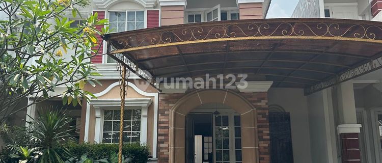 Semi Furnished House in The Green BSD – Strategic Location 1