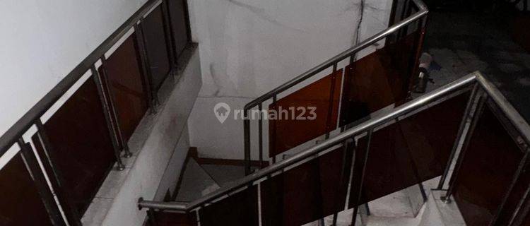 Rumah Strategis Ex Usaha Jahit Di Otista Tangerang Kota 1