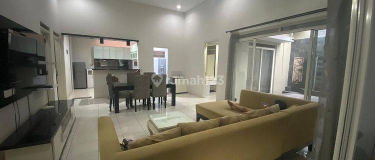 Rumah Lux Cantik Furnish Kota Baru Parahyangan Bandung 1