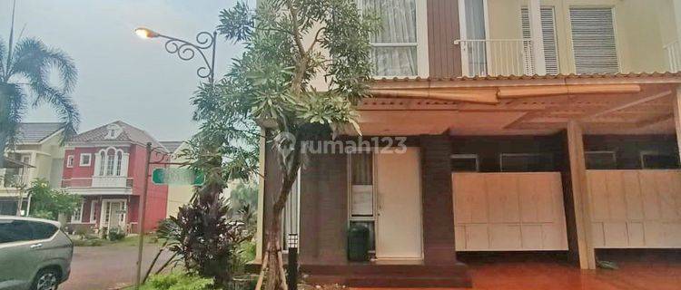 Rumah hook Full Furnished di Malibu Village 1