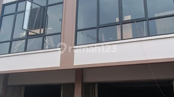 Rental of a Nice 3-Story Shophouse in Pondok Kopi, East Jakarta, Main Road Access, Busy Slow Lane 1