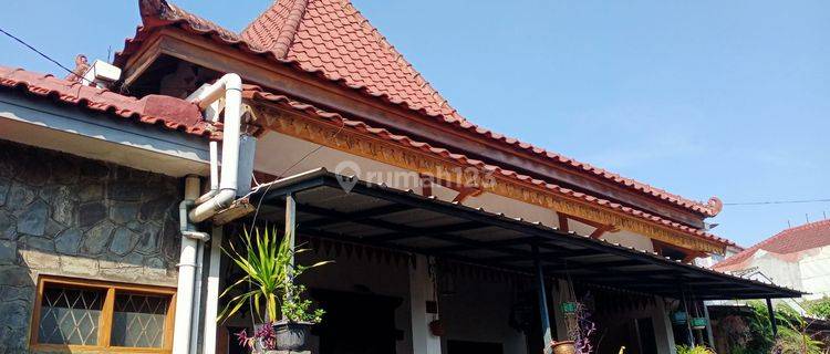 Rumah komplek BBD mekar sari depok ber etnik jawa beratap joglo  1