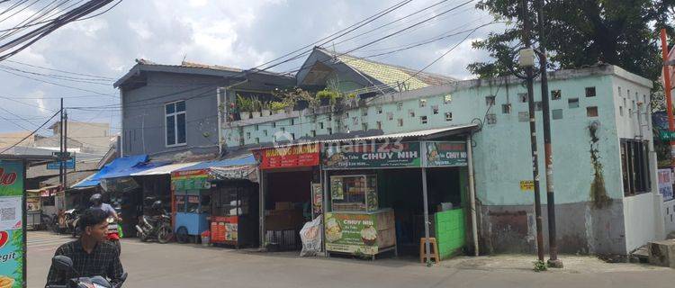 Rumah Hook 2 Lantai dengan 8 Kios Tersewa di Kelapa gading Timur 1