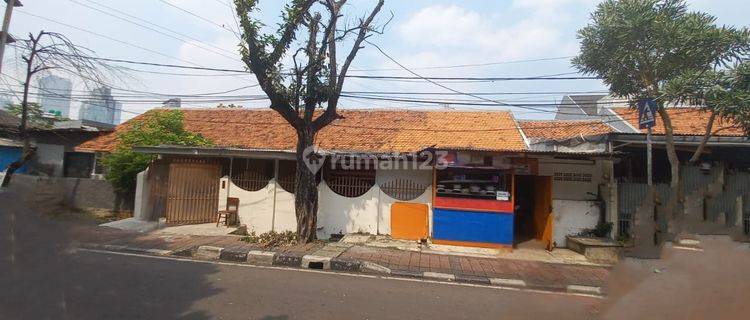  Rumah Ber Lokasi Strategis Di Benhil Jakarta Selatan 1