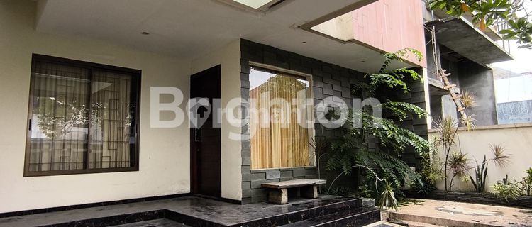 Rumah Wisata bukit mas wiyung royal palais 1